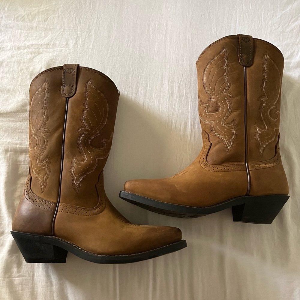 Shyanne NEW Boots Size 9